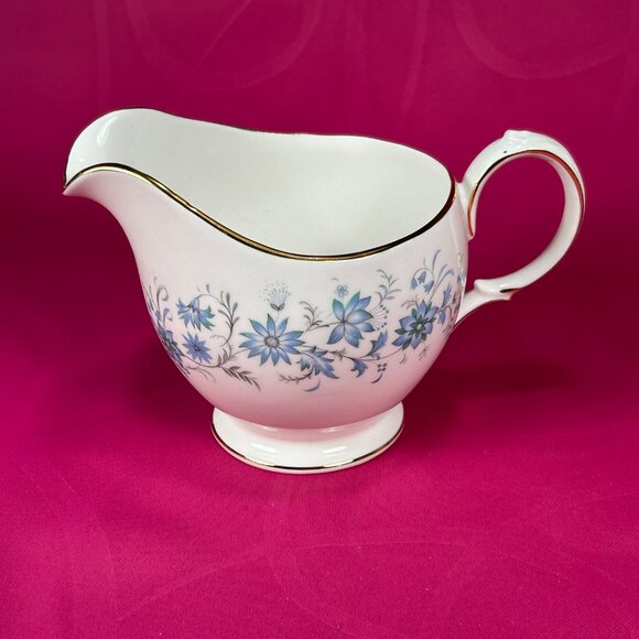 beautiful Colclough bone china creamer & sugar bowl set - Picture 3 of 7